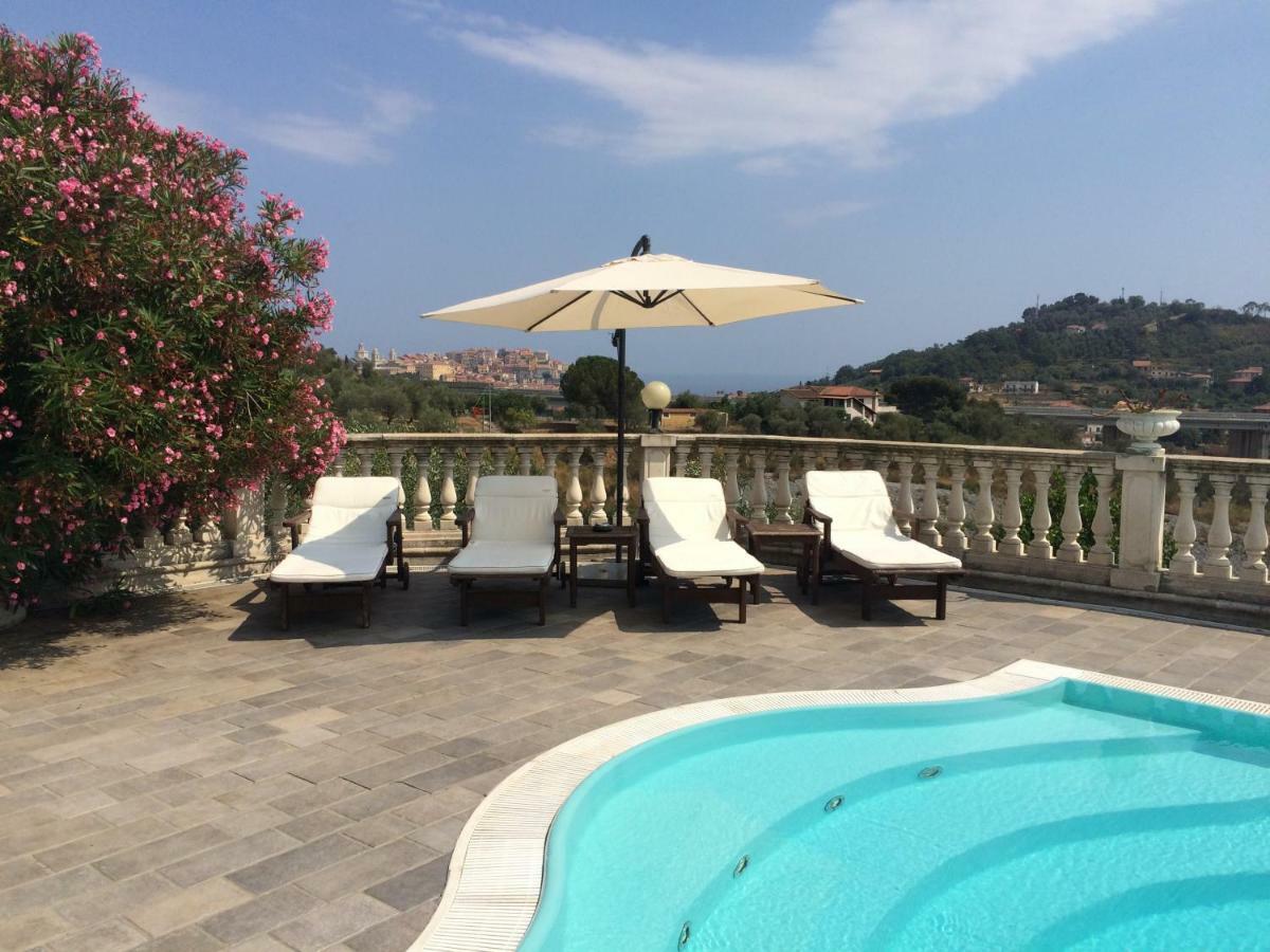 Villa Con Piscina A Imperia, Italy Luaran gambar