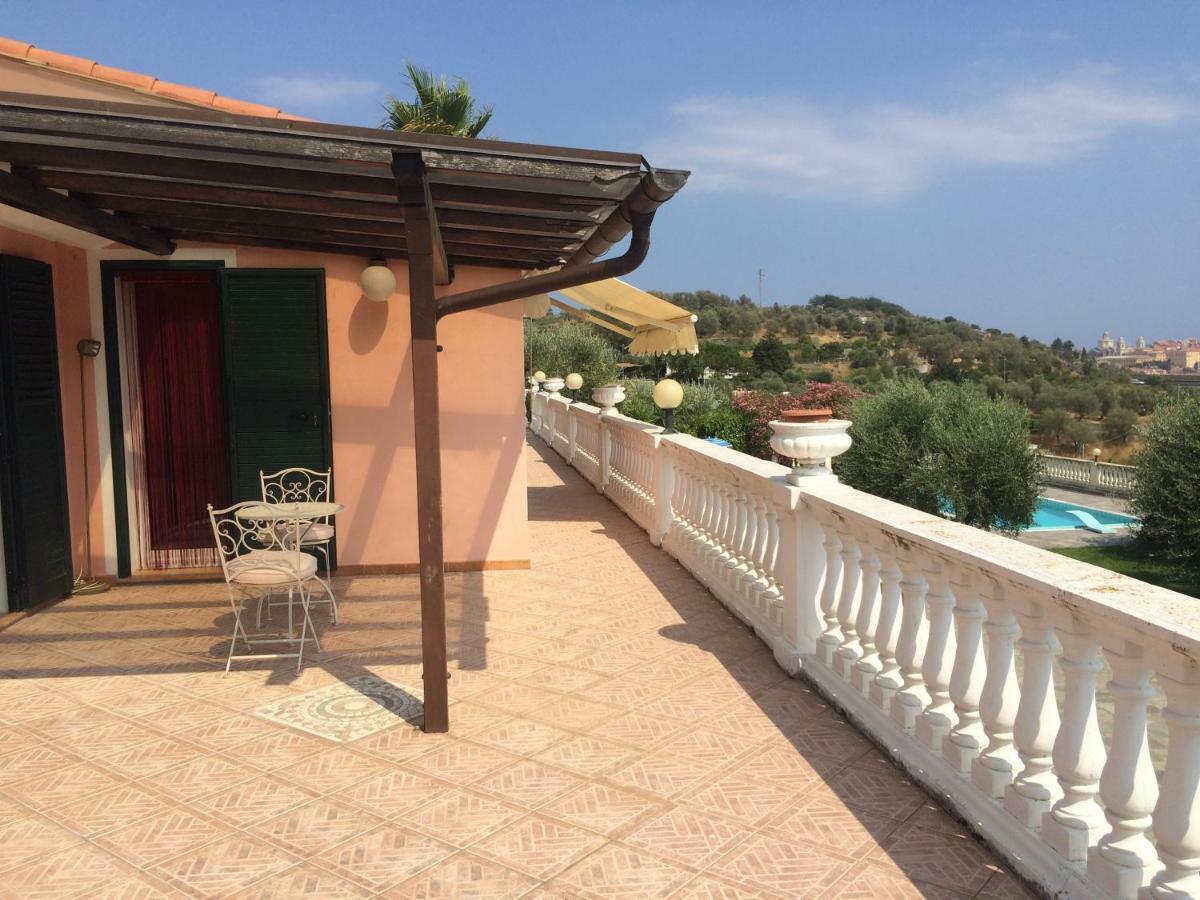 Villa Con Piscina A Imperia, Italy Luaran gambar