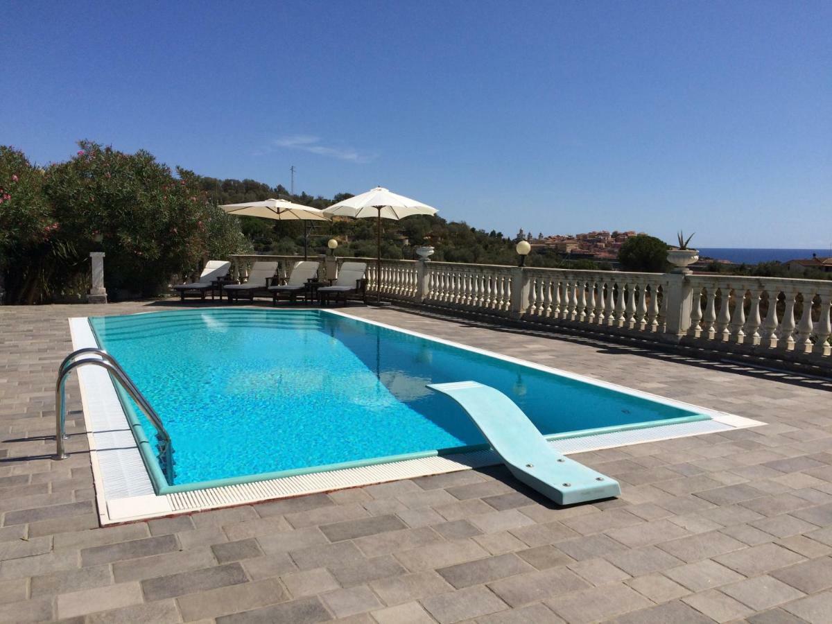 Villa Con Piscina A Imperia, Italy Luaran gambar
