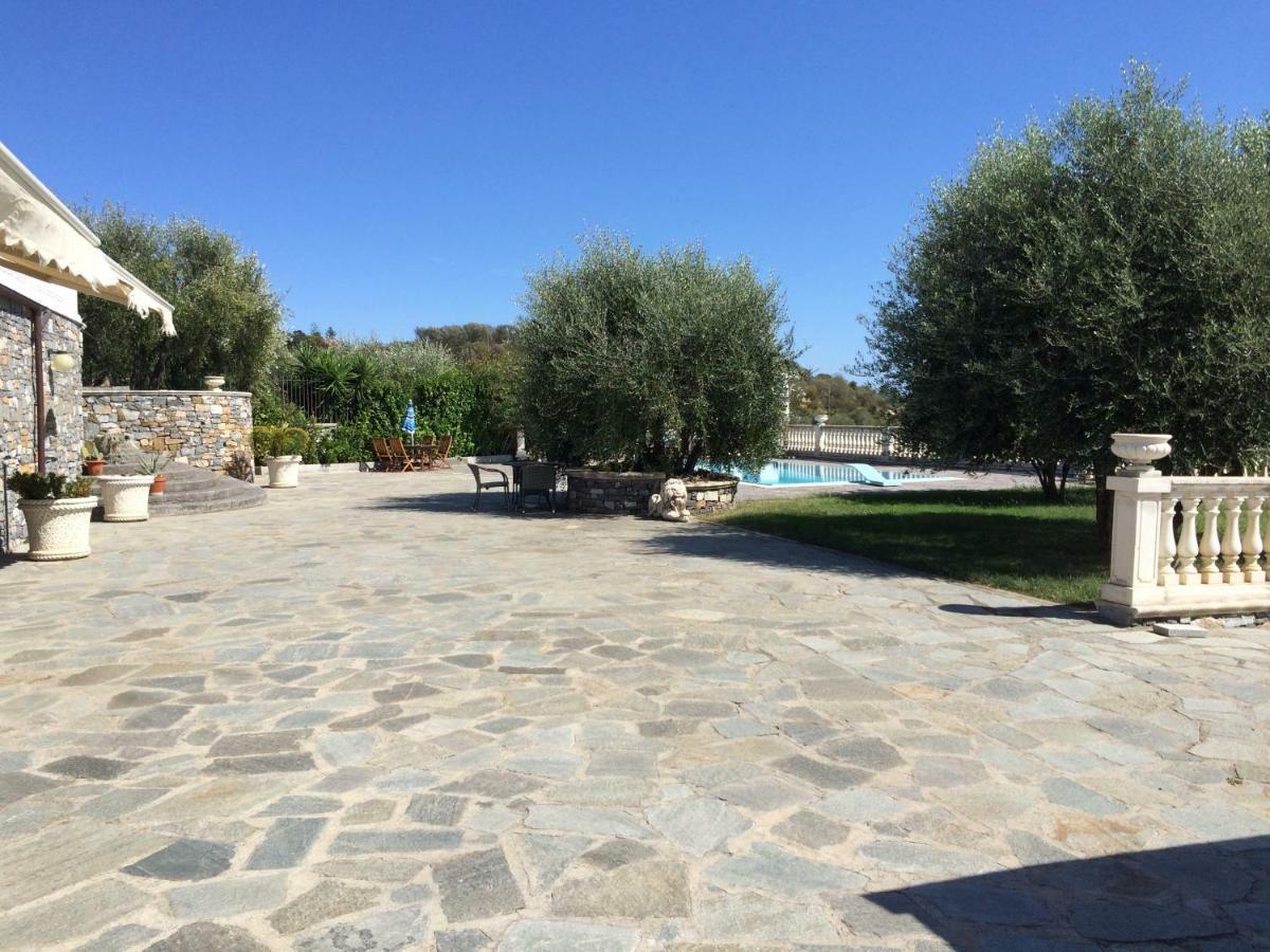 Villa Con Piscina A Imperia, Italy Luaran gambar